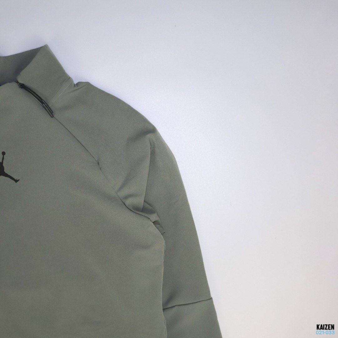 JORDAN JORDAN 23 TECH SHIELD JACKET Men s Fashion Activewear on Carousell