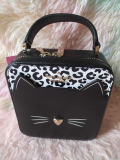 (Category: ) located in . Submitted by sizzies_fashion_style (Listing ID 1314156718, Image 1). Description: .