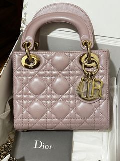 (Category: ) located in . Submitted by danishhakimwardrobe (Listing ID 1314147148, Image 1). Description: .