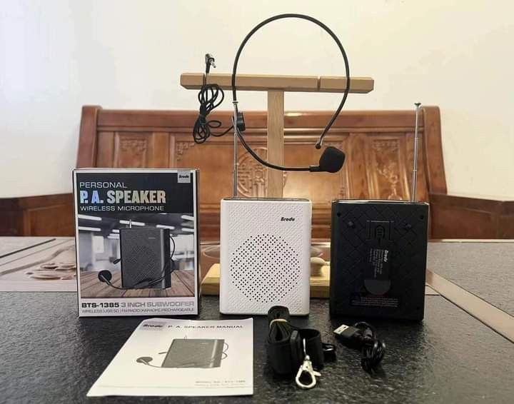 lapel wreless (Category: Microphones) located in Manila. Submitted by saguittarian06 (Listing ID 1313980756, Image 2). Description: BTS-1383 =₱500 Lapel wireless microphone 🎤 BTS-1385=₱400 Lapel wired microphone 🎤 3inch speaker available color:black,white Connect to any audio player with wireless function open for cod delivery 🚚 around metro manila lalamove delivery 🚚.