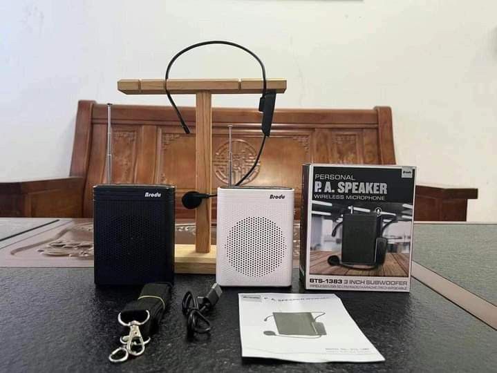 lapel wreless (Category: Microphones) located in Manila. Submitted by saguittarian06 (Listing ID 1313980756, Image 1). Description: BTS-1383 =₱500 Lapel wireless microphone 🎤 BTS-1385=₱400 Lapel wired microphone 🎤 3inch speaker available color:black,white Connect to any audio player with wireless function open for cod delivery 🚚 around metro manila lalamove delivery 🚚.