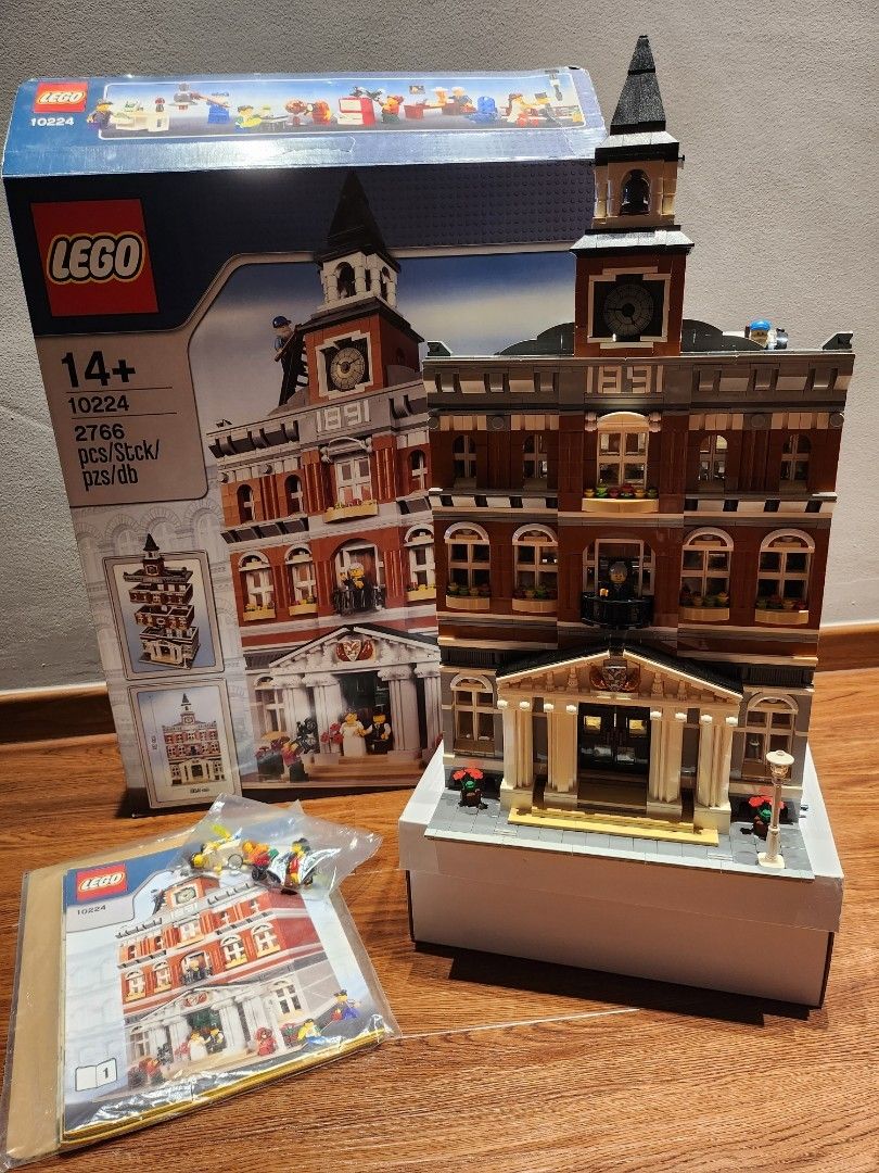 Lego Modular Buildings Lego Creator Expert 10224 Town Hall 10224
