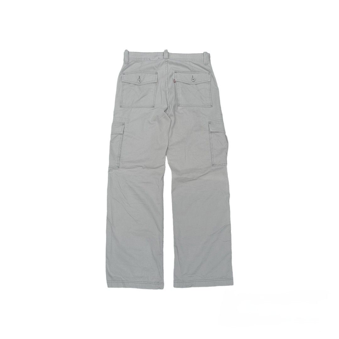 Levi's workwear cargo baggy pants (Category: Jeans) located in Balanga. Submitted by faded_garmz (Listing ID 1314082712, Image 2). Description: Levi's workwear cargo baggy pants Available Condition: Excellent Waist: 34" Length: 39" Leg opening: 10.5" Issue: none Color may vary due to lighting.