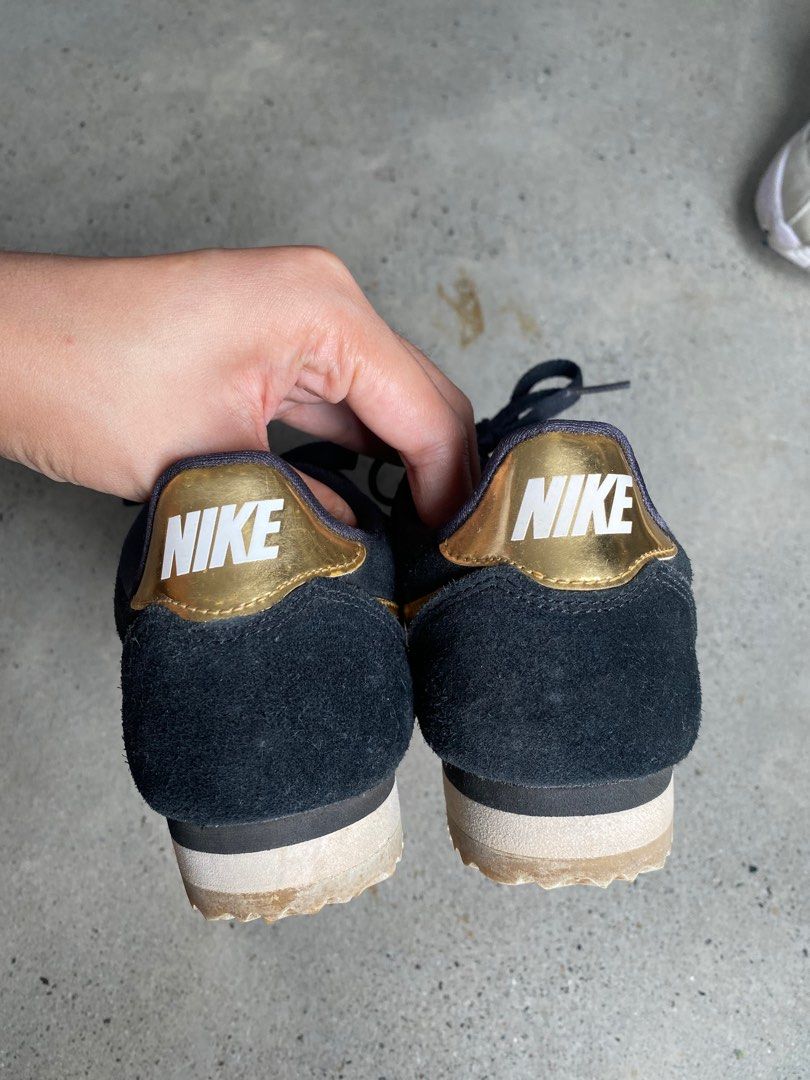 Nike cortez black gold suede store