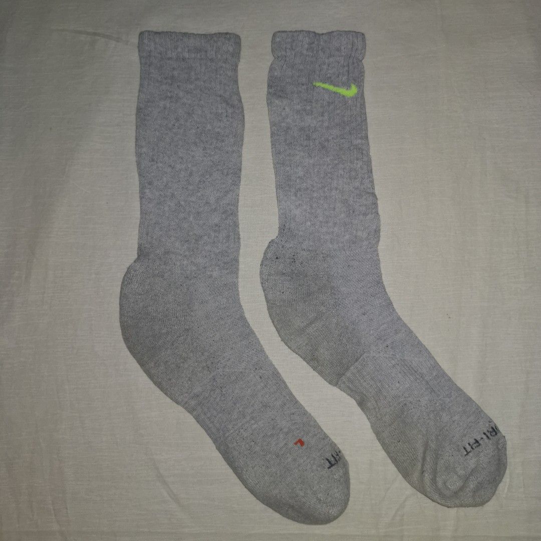 Nike Socks (Gray, Neon Green) (fits best Medium) (Category: Socks) located in Silang. Submitted by hundred_lives (Listing ID 1313987150, Image 1). Description: Nike Socks (Gray, Neon Green) (fits best Medium).