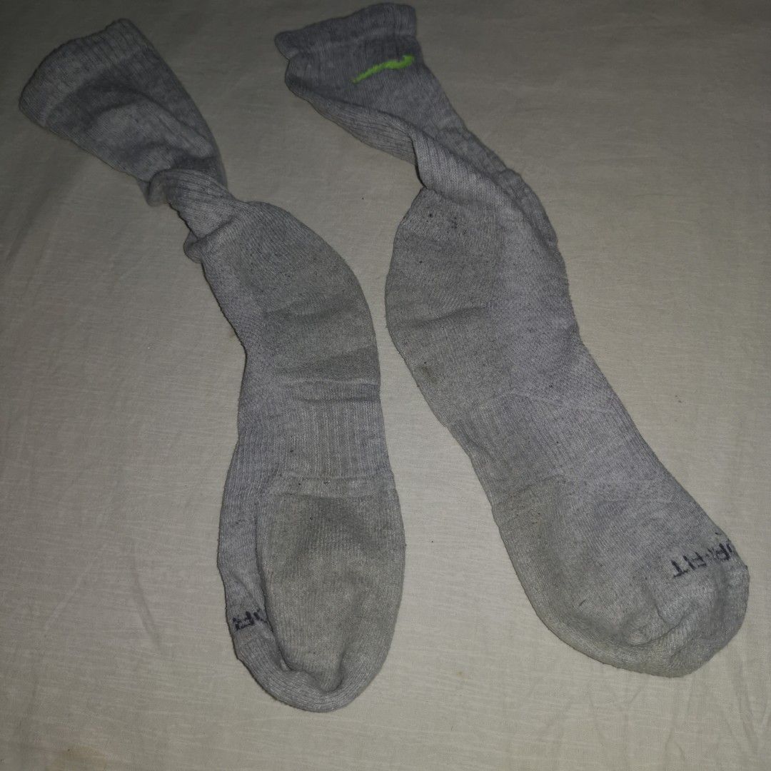 Nike Socks (Gray, Neon Green) (fits best Medium) (Category: Socks) located in Silang. Submitted by hundred_lives (Listing ID 1313987150, Image 3). Description: Nike Socks (Gray, Neon Green) (fits best Medium).
