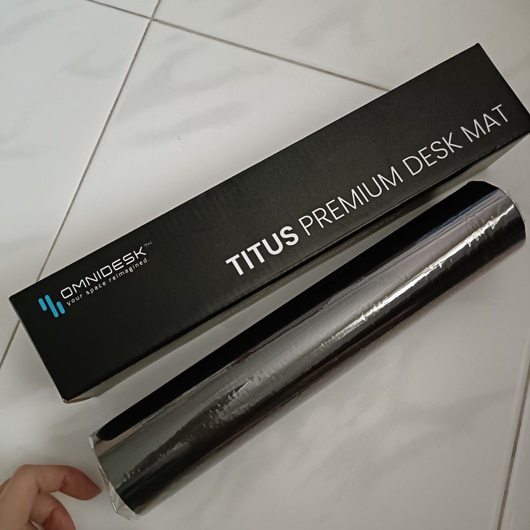 Omnidesk Titus Premium Desk Mat small black