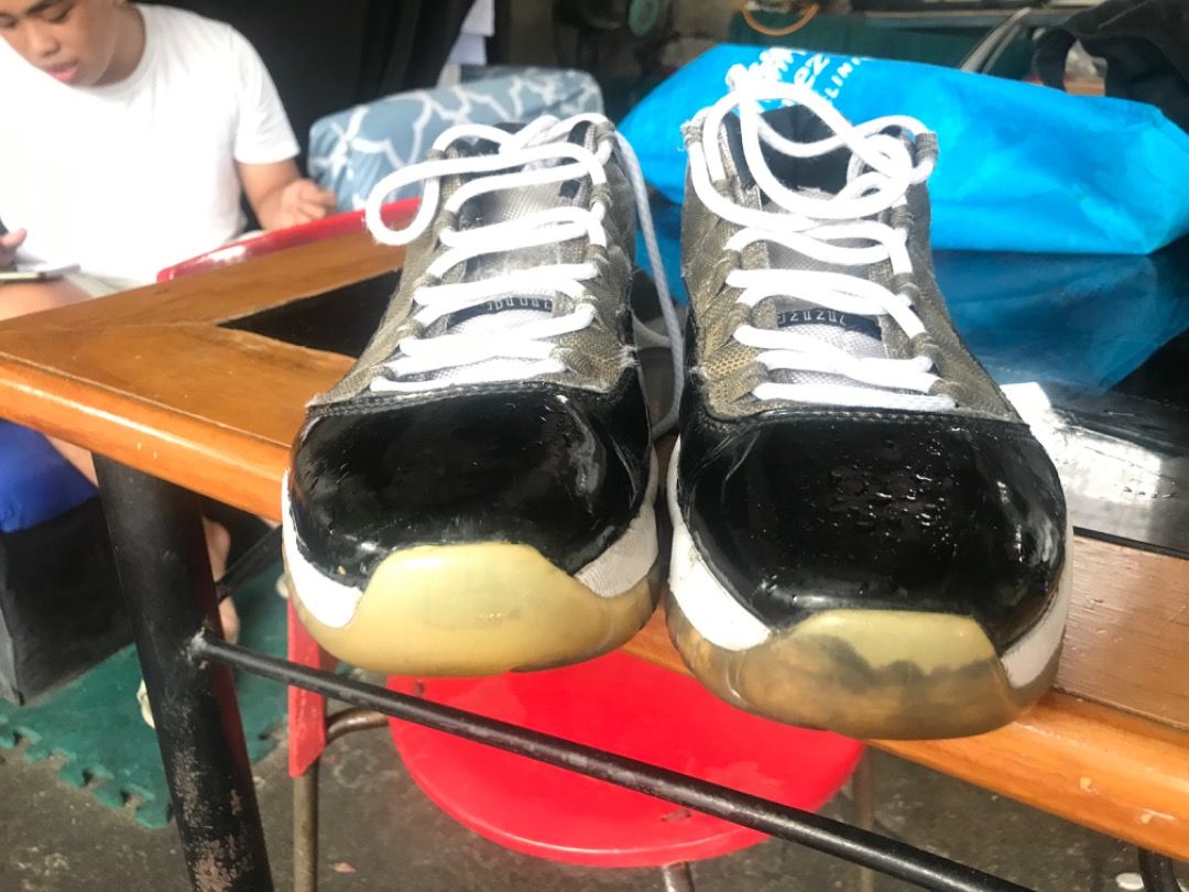 Original Jordan 11 Concorde Low (Category: Boots) located in Caloocan City. Submitted by gloriacani14295 (Listing ID 1314116468, Image 3). Description: Original Jordan 11 Concorde Low 9.5 Us mem Description shown on pictures Cainta pasig area Rush 1k nalang Need funds .