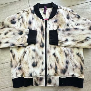 （分類：）位於 。 由 bagellllllll 提交（商品編號 1314097425，圖片 1）。簡介： 。