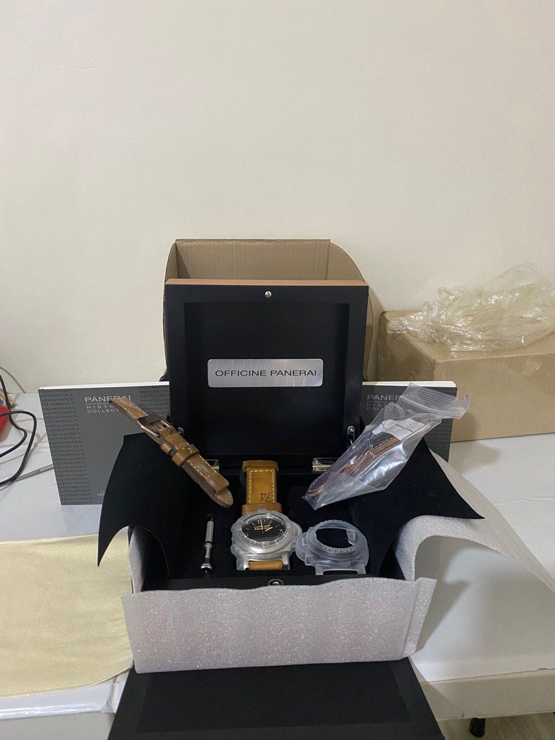 Panerai Pam372 (Category: Luxury Watches) located in Manila. Submitted by papichinito (Listing ID 1313969797, Image 1). Description: complete set and paper.