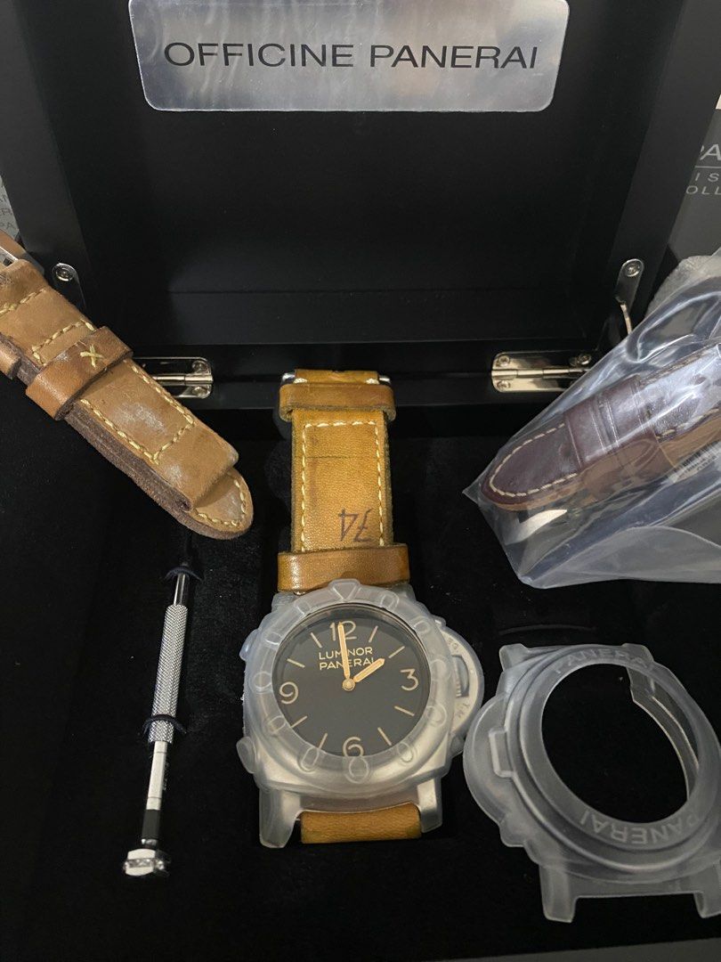 Panerai Pam372 (Category: Luxury Watches) located in Manila. Submitted by papichinito (Listing ID 1313969797, Image 2). Description: complete set and paper.