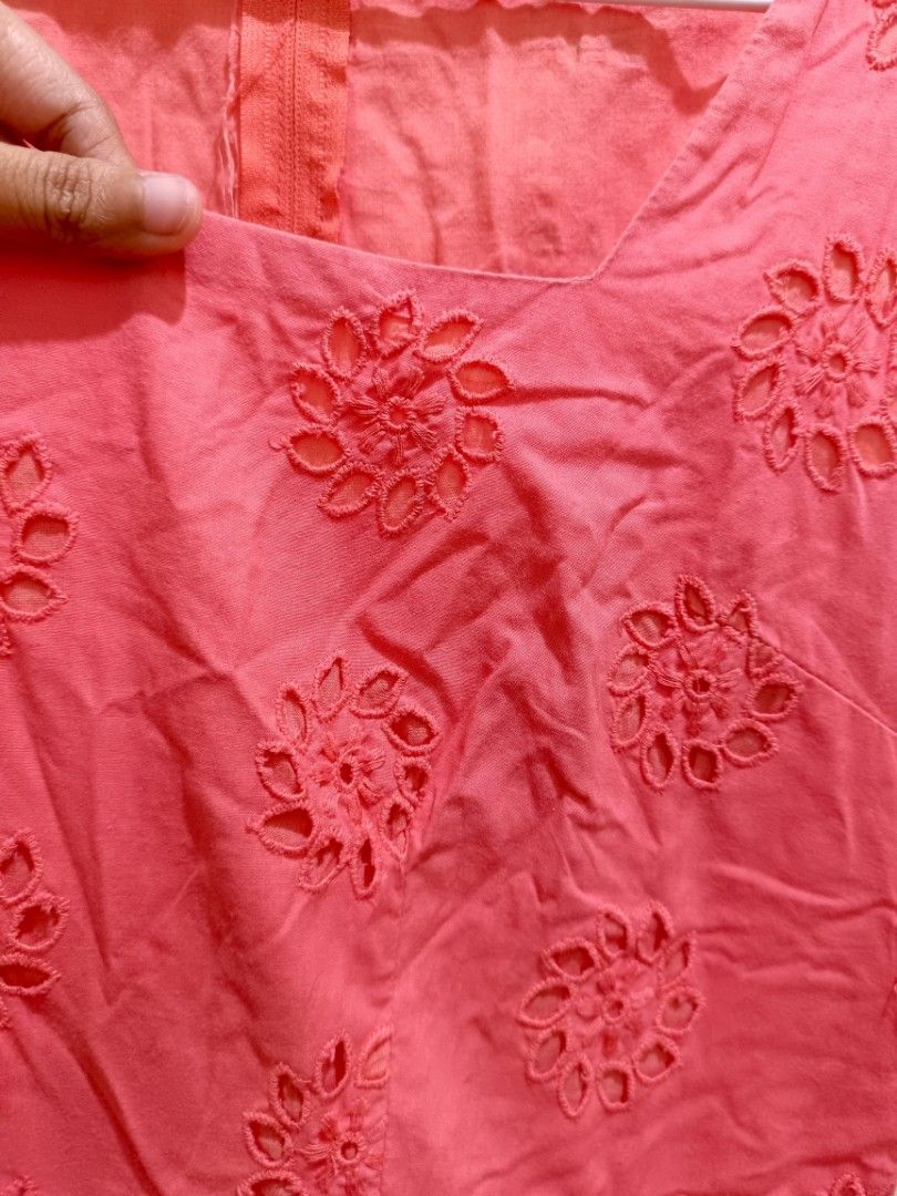 Pink eyelet cotton dress (Category: Dresses) located in Quezon City. Submitted by curligraphy (Listing ID 1314034707, Image 3). Description: S-M Brand: Topshop Has zipper on the side May tahi sa balikat kasi maluwag sa akin. Pwedeng tastasin ng buyer..