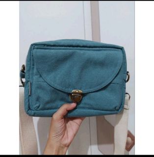 (Kategori: ) berada di . Dikirim oleh dheea_ (ID iklan 1314164532, Gambar 1). Deskripsi: .