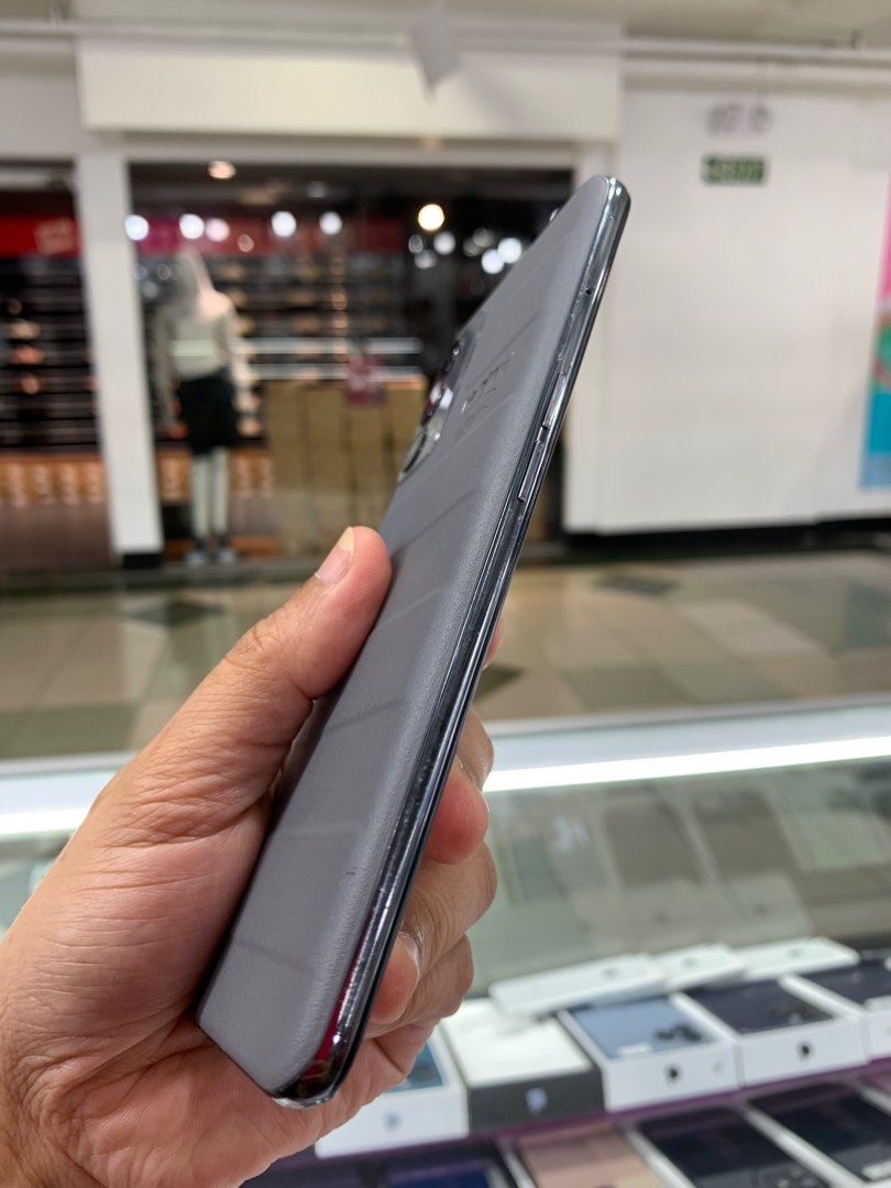 Realme GT Master edition (8/128gb) (Category: Realme) located in Manila. Submitted by arzillah (Listing ID 1314063133, Image 2). Description: Realme GT Master edition 8/128gb Factory unlock Slightly use No dents No issue No scratches All working Open for COD/COP + SF Manila area (sameday delivery) Province area (via LBC) required DP to avoid cancellations Physical store: Greenhills Shopping Center, 2ndfloor, stall#: Ai 11 Contact#: 09482217224 Pa