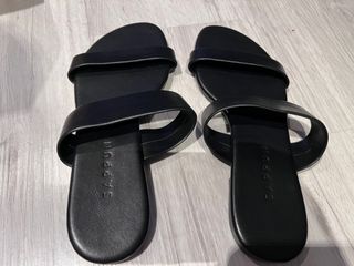 (Category: ) located in . Submitted by preloved_loots (Listing ID 1314135824, Image 1). Description: .