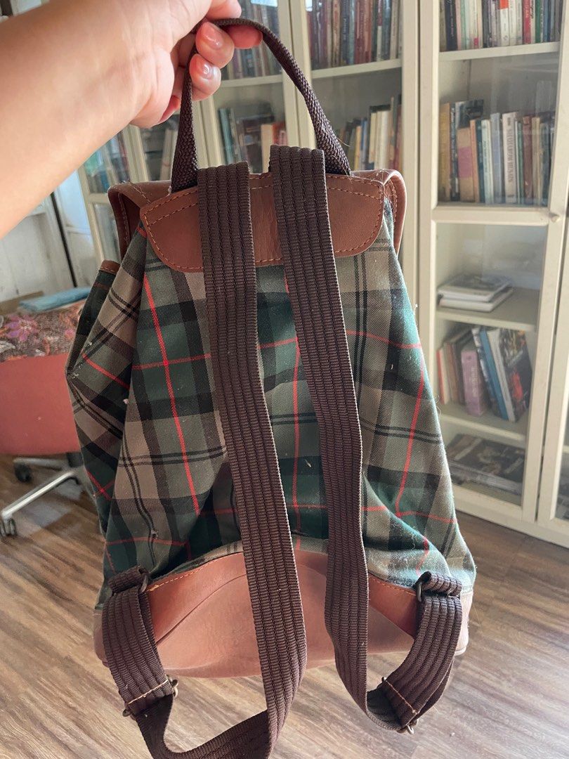 Small Backpack (Category: Backpacks) located in Kuala Lumpur. Submitted by catsftw (Listing ID 1314079234, Image 2). Description: Vintage backpack, selling because too small for me and i have changed my style.