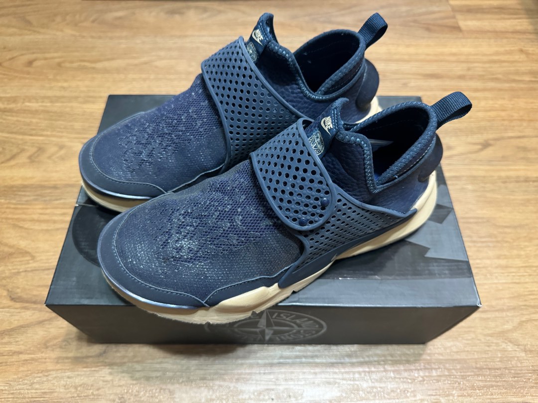 nike sock dart mid stone island obsidian