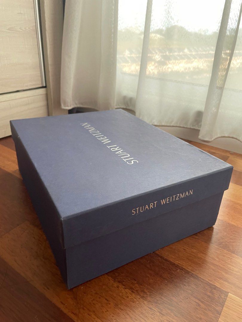 Stuart weitzman shoe box store