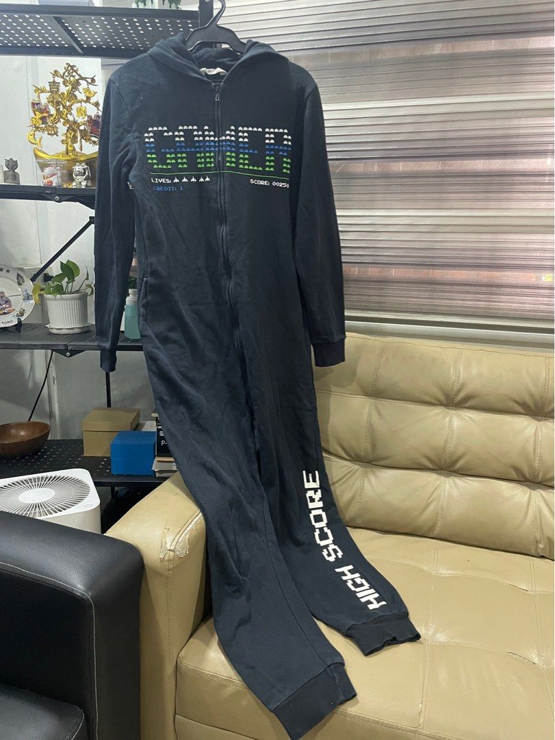 US 12 14 Y Preloved H M men s zipper front hooded romper pajamas Men s Fashion Activewear on Carousell