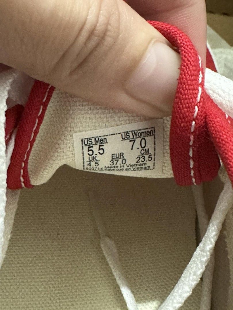 Vans Authentic Red (Category: Sneakers) located in Quezon City. Submitted by sellingmostly300 (Listing ID 1313994523, Image 2). Description: Details: Original Vans Bought from Vans size: 5.5 US Men 7.0 US Women 4.5UK Color: Red RFS: Too big for my feet (a gift of my sister) Mode of Payment: Bank transfer BPI or BDO NOTE: To make sure of the size please refer to the photos..