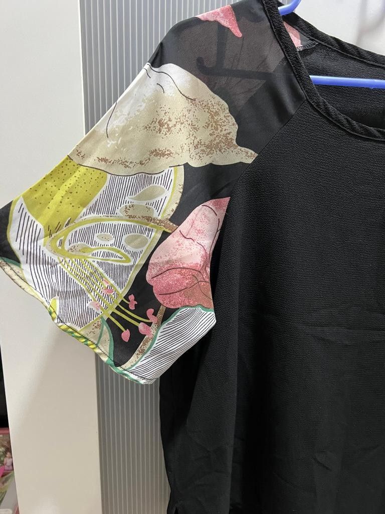 Women's Black Blouse (Category: Blouses) located in Quezon City. Submitted by mumsy1925 (Listing ID 1314020186, Image 3). Description: Used twice. No flaws. Still in good condition. Bought this for P389. RFS: Decluttering.