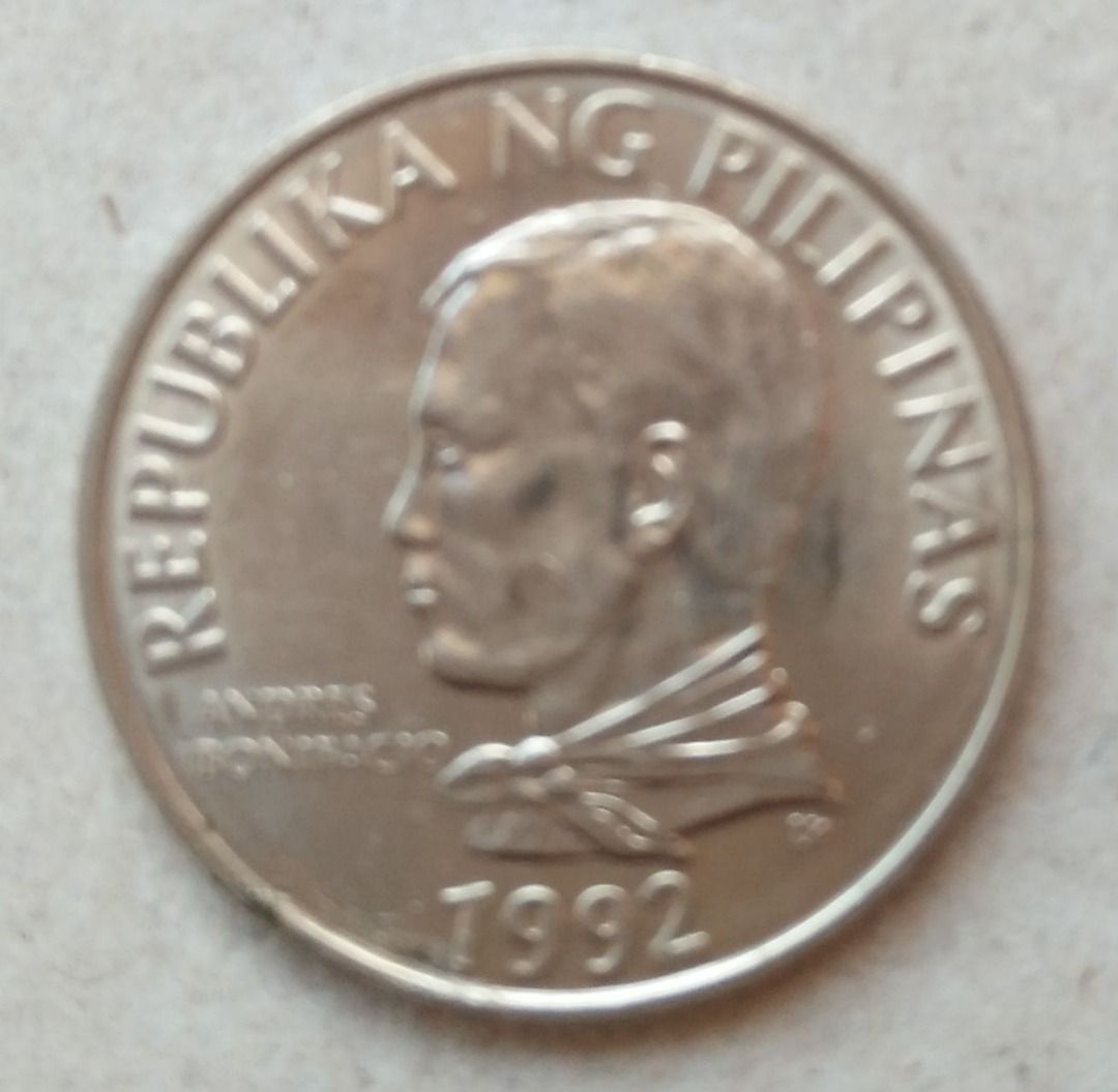 2 Pesos 1992 COCOS NUCIFERA R & HTF coin, Hobbies & Toys, Memorabilia