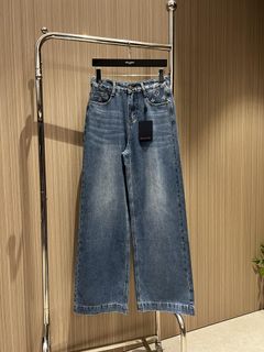 (Category: ) located in . Submitted by luxurycloset.shop (Listing ID 1314236612, Image 1). Description: .