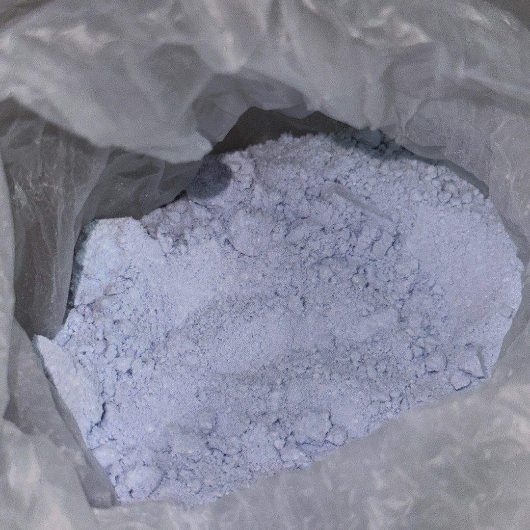 Bleaching Powder (Category: Hair) located in Binan City. Submitted by aeiryse (Listing ID 1314323000, Image 2). Description: Used bleaching powder.