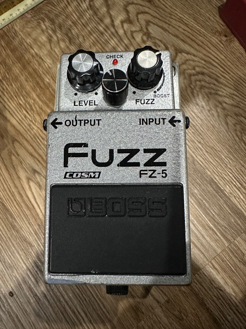 boss fuzz, Hobbies & Toys, Music & Media, Musical Instruments on Carousell