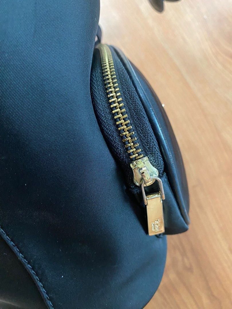 BUCKET BAG st.scott LONDON (Category: Cross-body Bags) located in Quezon City. Submitted by rishlist (Listing ID 1314166438, Image 3). Description: ✅well-used but in good condition.