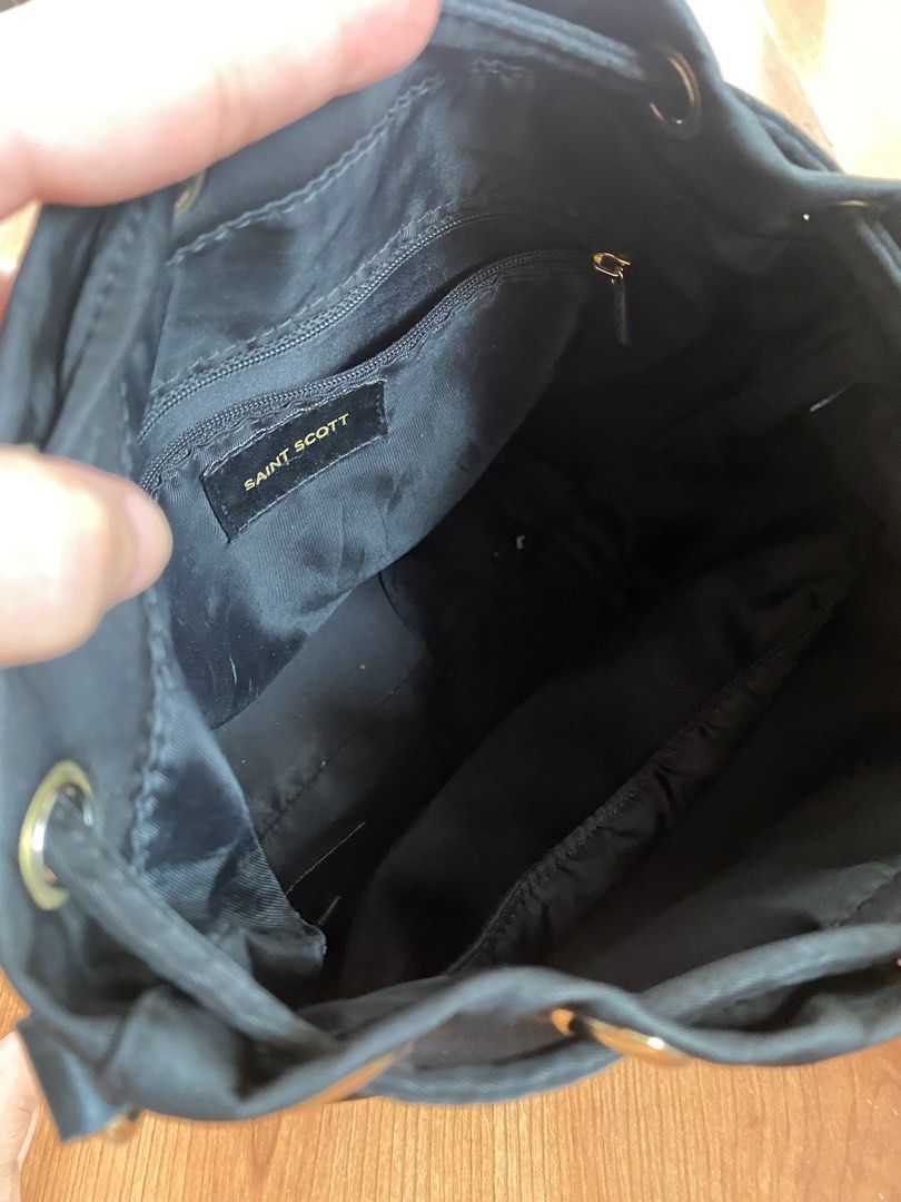 BUCKET BAG st.scott LONDON (Category: Cross-body Bags) located in Quezon City. Submitted by rishlist (Listing ID 1314166438, Image 2). Description: ✅well-used but in good condition.