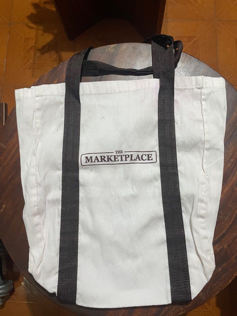 [BUNDLE] Assorted Tote Bags (Category: Tote Bags) located in Caloocan City. Submitted by n0thingshere (Listing ID 1314265403, Image 3). Description: Bundle includes: Bershka Tote Bag Marketplace Grocery Bag Uniqlo Tote Bag (medium) Gene Plus Jas Water Bottle Bag Uniqlo 10th Anniversary Tote Bag The Future is Female Customized Tote Bag Macao Imperial Tote Bag (free) No tingi, bundle only Price is firm .