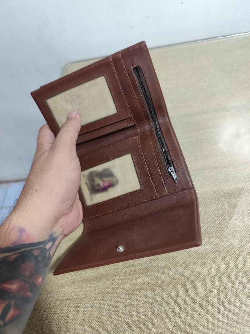 Burberrys (Category: Luxury Bags & Wallets) located in Navotas City. Submitted by mistej (Listing ID 1314355722, Image 3). Description: burberrys vintage plaid wallet japan thrifted authentic.