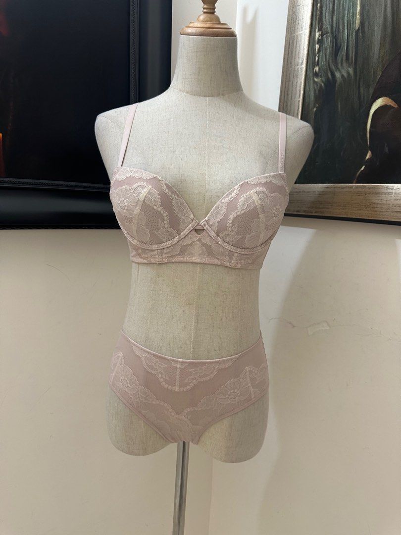 Calvin Klein 性感內衣套裝, 名牌, 飾物及配件- Carousell