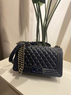 (Category: ) located in . Submitted by angele_wardrobe (Listing ID 1314236986, Image 1). Description: .