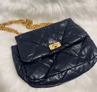 (Category: ) located in . Submitted by preloved_purses (Listing ID 1314295183, Image 1). Description: .