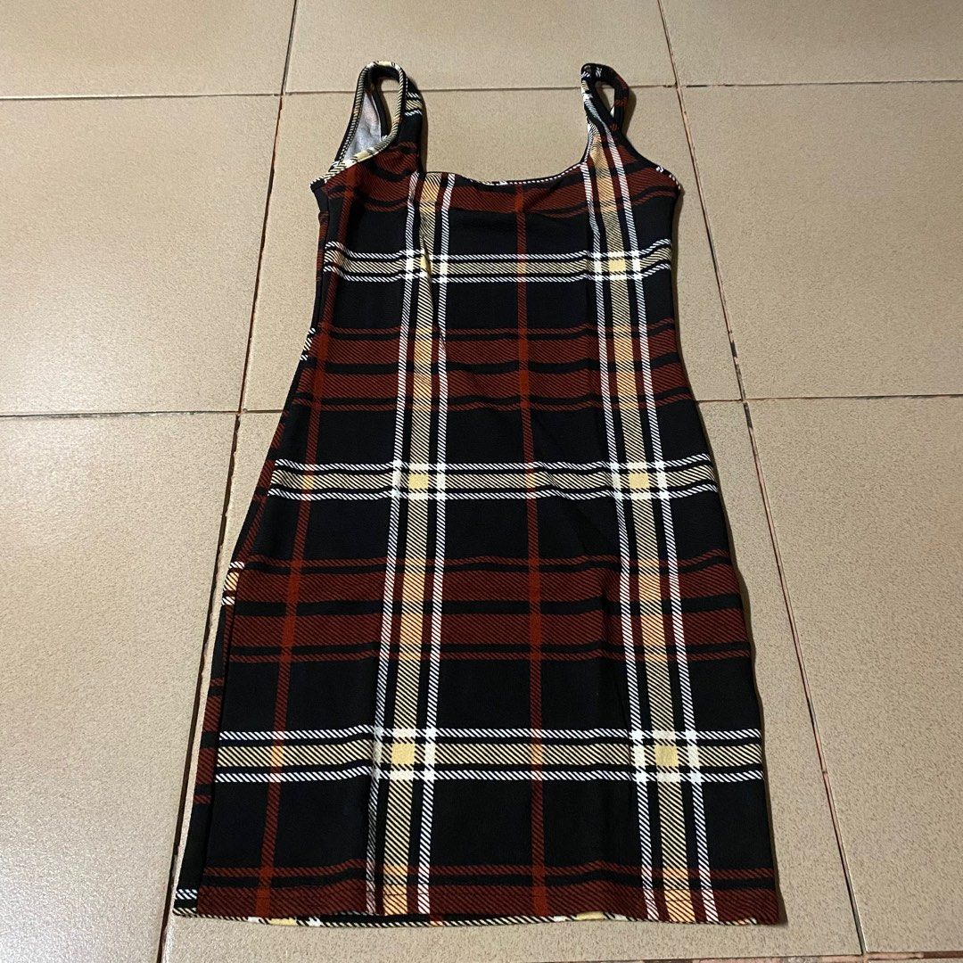 Checkered Dress (Category: Dresses) located in Manila. Submitted by ranze (Listing ID 1314252719, Image 2). Description: Loveeee this fitted dress! Perfect for everyday stroll around. .