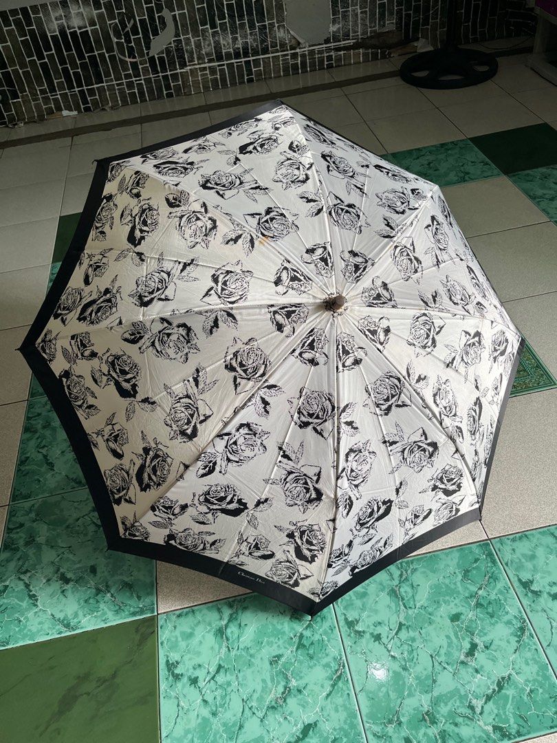 CHRISTIAN DIOR UMBRELLA (Category: Umbrellas) located in Zamboanga. Submitted by alterramz08 (Listing ID 1314250548, Image 1). Description: CHRISTIAN DIOR UMBRELLA ☂️ VERYGOOD CONDITION PRICE : 800 .