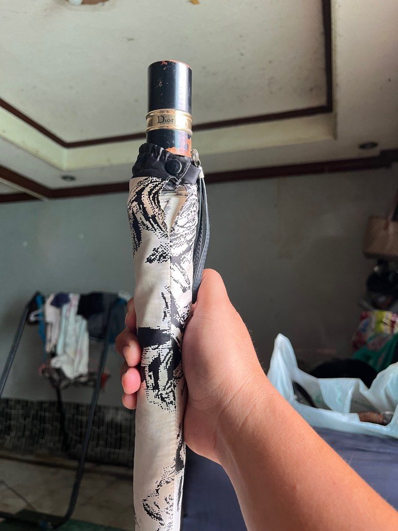 CHRISTIAN DIOR UMBRELLA (Category: Umbrellas) located in Zamboanga. Submitted by alterramz08 (Listing ID 1314250548, Image 2). Description: CHRISTIAN DIOR UMBRELLA ☂️ VERYGOOD CONDITION PRICE : 800 .