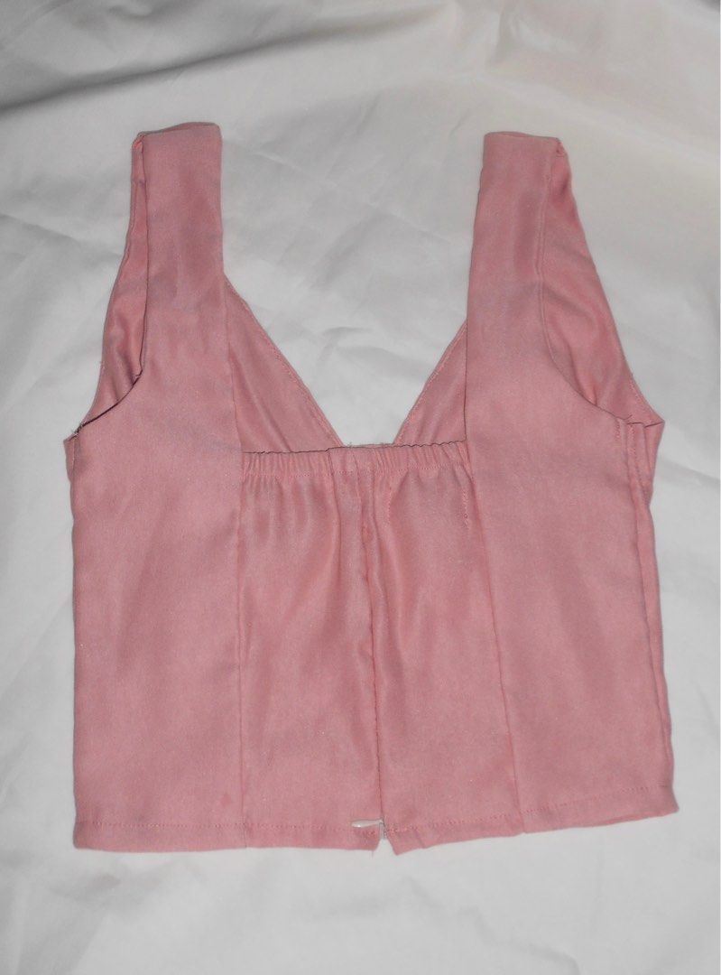 Coral/Peach Bustier Tank Top (Category: Sleeveless) located in Quezon City. Submitted by raf_b (Listing ID 1314234991, Image 2). Description: 📌Brand new, never used or washed 📌Rfs. Too small for me 😭 📌 Best fits XXS-XS For reference, I am 32A cup with 26 in waist.