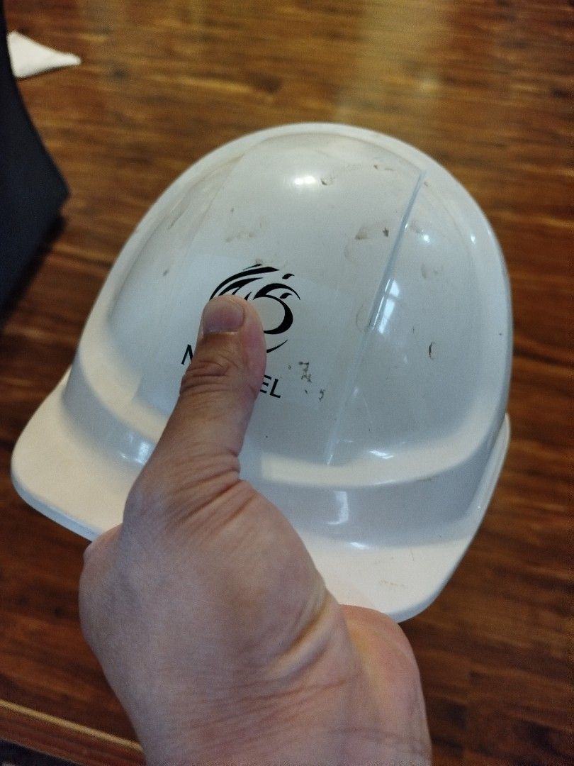 Engineer hard hat (Category: Construction Tools & Equipment) located in Antipolo. Submitted by leeseyer (Listing ID 1314259926, Image 1). Description: engineer hard hat original got from UAE Dubai palm Jumeirah.