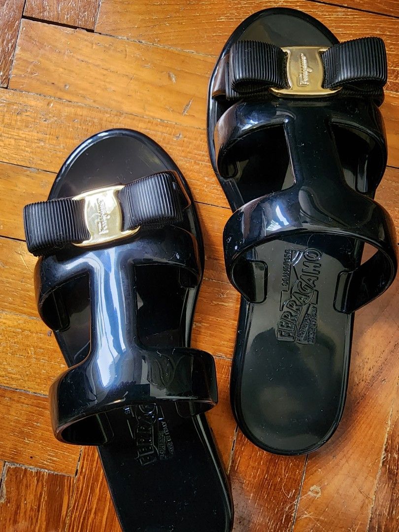 Authentic Ferragamo Jelly Sandals Flats Free Delivery Women s Fashion Footwear Sandals on Carousell
