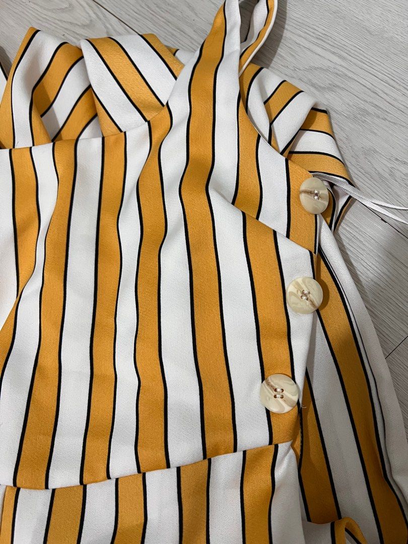 Formal Jumpsuit Yellow Top Shop (Category: Jumpsuits) located in Manila. Submitted by valentinajade0120 (Listing ID 1314261854, Image 1). Description: RFS: no longer fits used twice can be used for attending formal events .