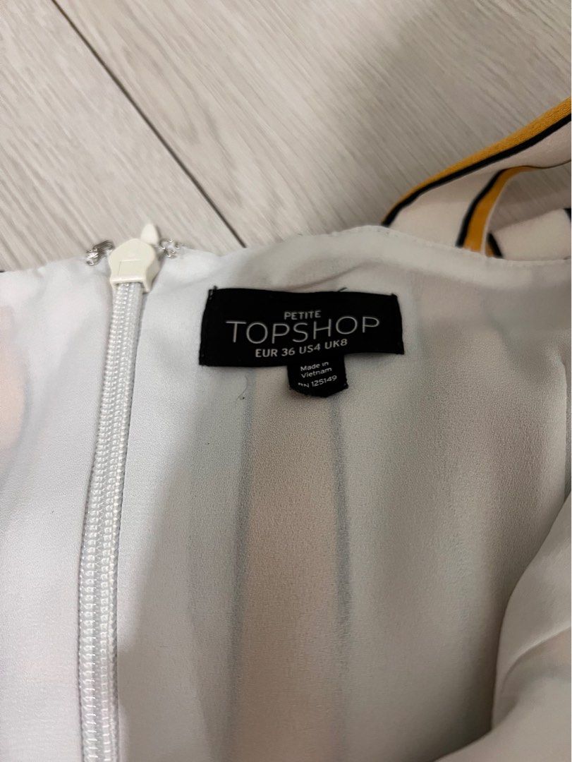Formal Jumpsuit Yellow Top Shop (Category: Jumpsuits) located in Manila. Submitted by valentinajade0120 (Listing ID 1314261854, Image 2). Description: RFS: no longer fits used twice can be used for attending formal events .