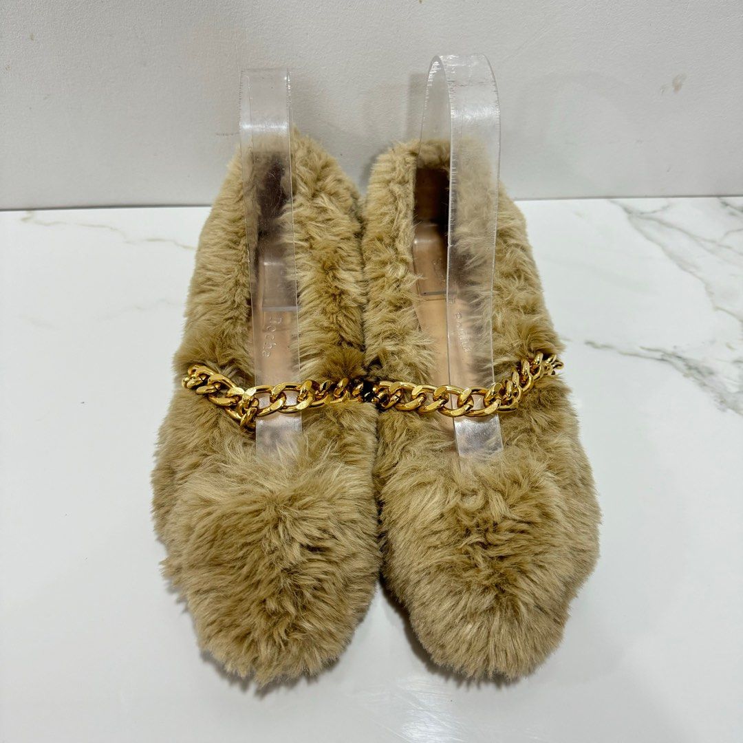 FUR FLATS (Category: Flats & Sandals) located in Daraga. Submitted by luxbicolph (Listing ID 1314322521, Image 1). Description: Made in Italy • NICE WHEN WORN.