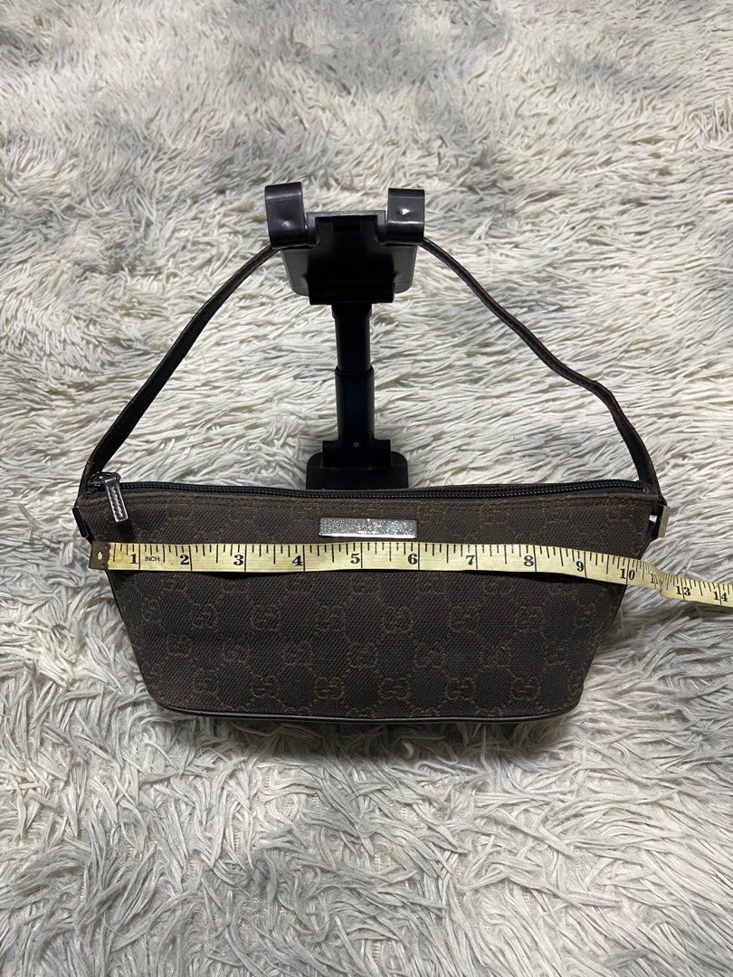 GUCCI Pochette Shoulderbag (Category: Luxury Bags & Wallets) located in Bauang. Submitted by jasperjohn (Listing ID 1314362839, Image 2). Description: Issue sa handle.