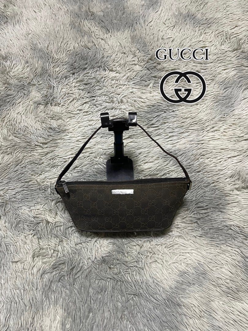 GUCCI Pochette Shoulderbag (Category: Luxury Bags & Wallets) located in Bauang. Submitted by jasperjohn (Listing ID 1314362839, Image 1). Description: Issue sa handle.