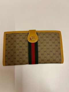 (Category: ) located in . Submitted by shopformore10 (Listing ID 1314317758, Image 1). Description: .