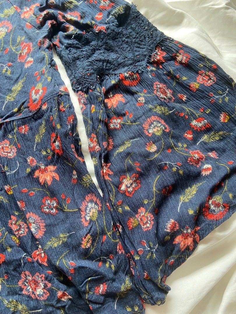 Hollister floral top outlet