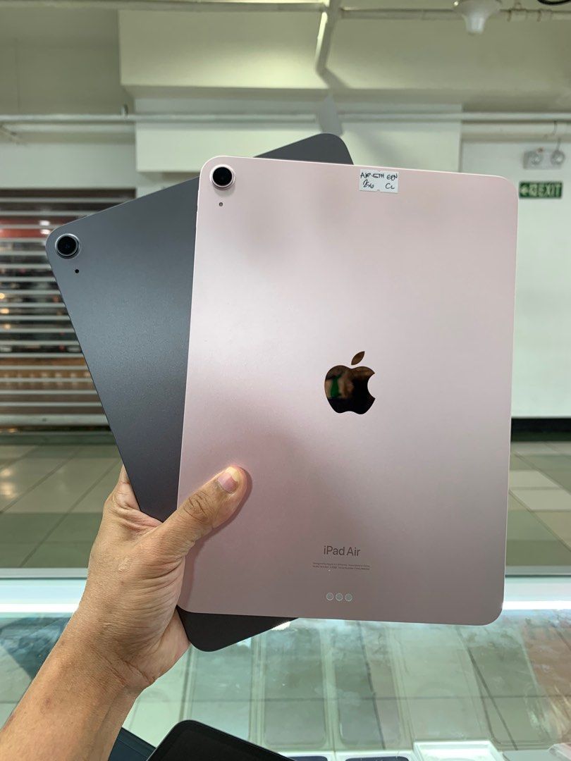 iPad Air 5th Gen. 256gb wifi (Category: iPad) located in Manila. Submitted by arzillah (Listing ID 1314182714, Image 1). Description: iPad Air 5th Gen. 256gb Wifi only Ntc approve Slightly use No dents No issue No scratches All working Open for COD/COP + SF Manila area (sameday delivery) Province area (via LBC) required DP to avoid cancellations Physical store: Greenhills Shopping Center, 2ndfloor, stall#: Ai 11 Contact#: 09482217224 Page: Arzill